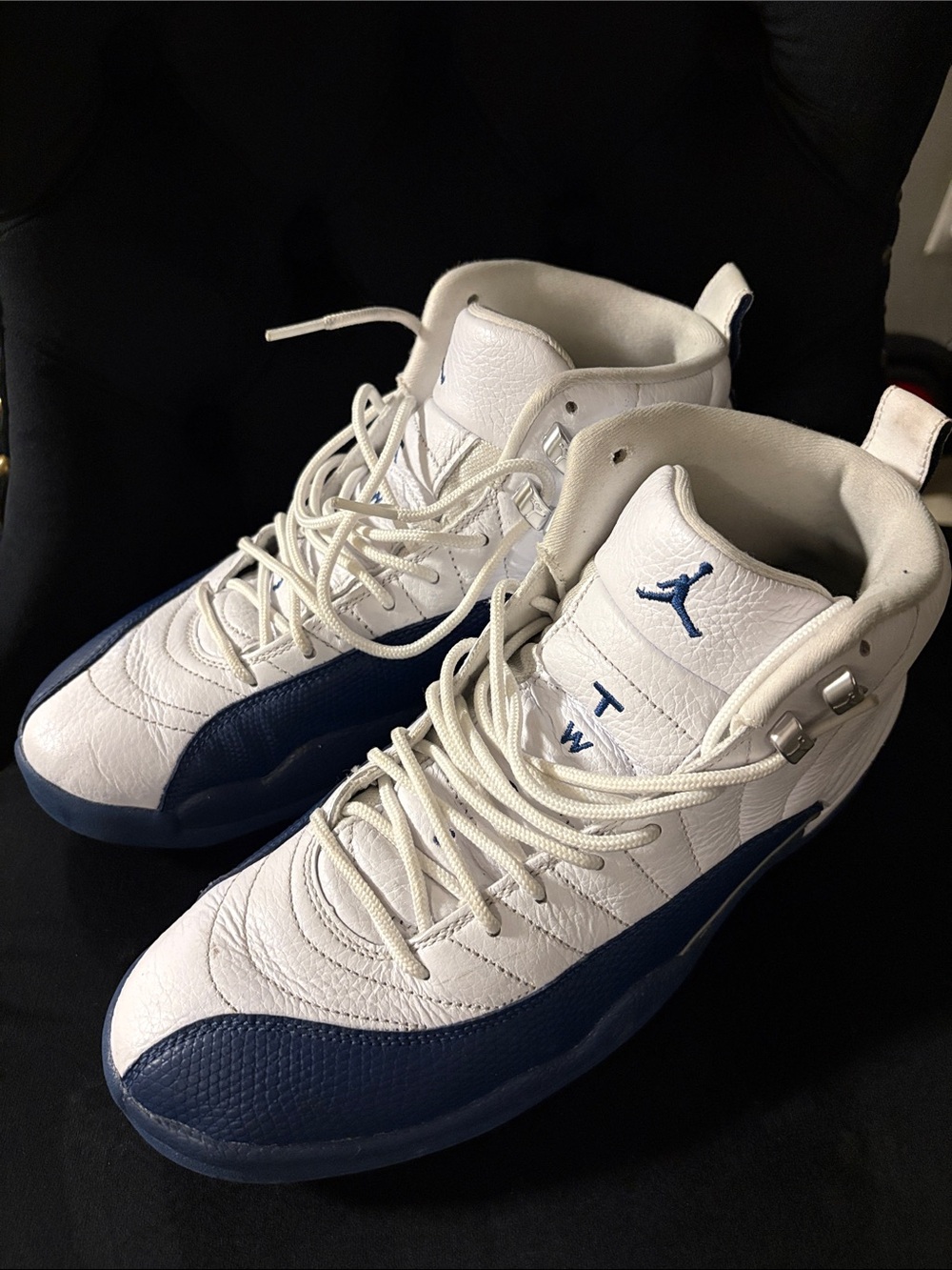 Jordan White & Navy Retro 23 Basketball Sneakers